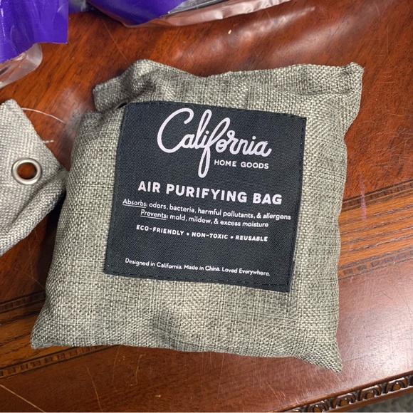 Set of 2 Bags of California Home Goods Gym Bag and Deodorizer Packs - Picture 5 of 6